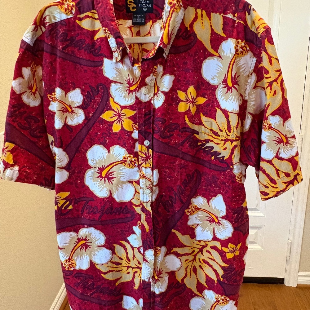 Team Trojan USC Men's Button-Down, Short-Sleeve Hawaiian Shirt